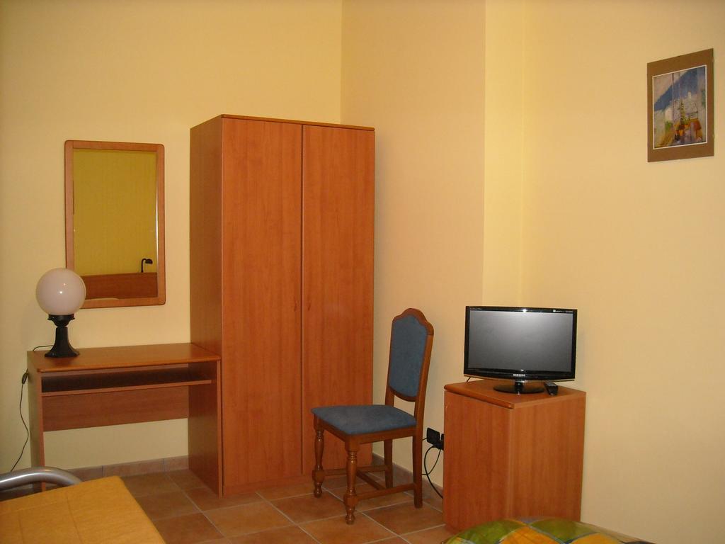 Hotel Cascina Ricca Roddino Habitación foto