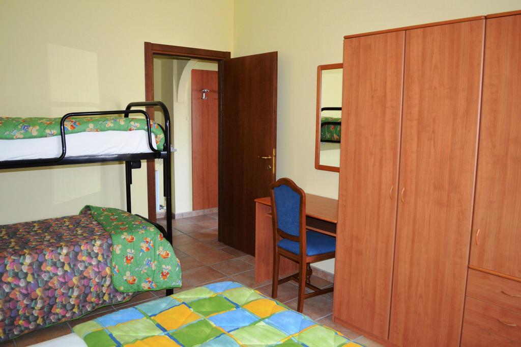 Hotel Cascina Ricca Roddino Habitación foto