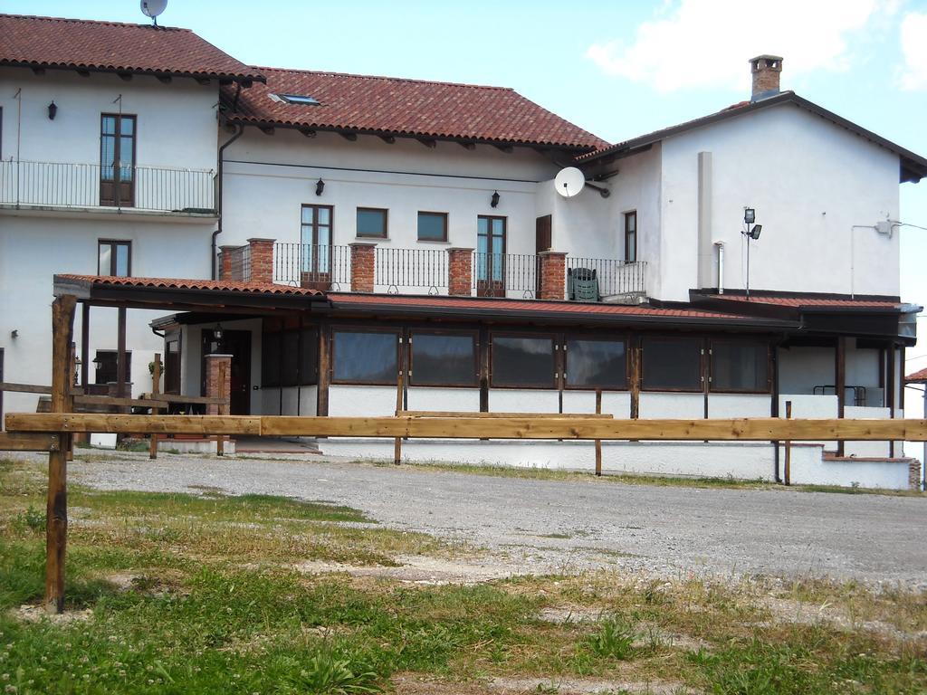 Hotel Cascina Ricca Roddino Exterior foto