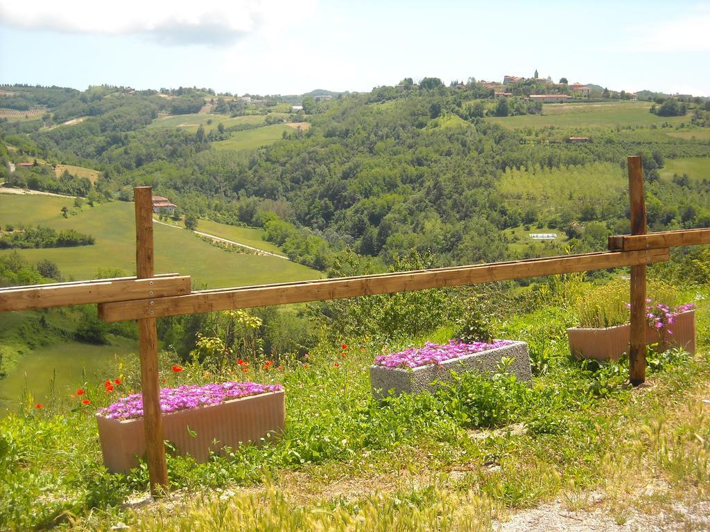 Hotel Cascina Ricca Roddino Exterior foto